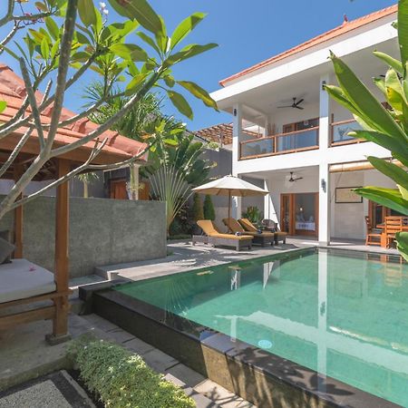 Villa Royal 싱가라자 외부 사진